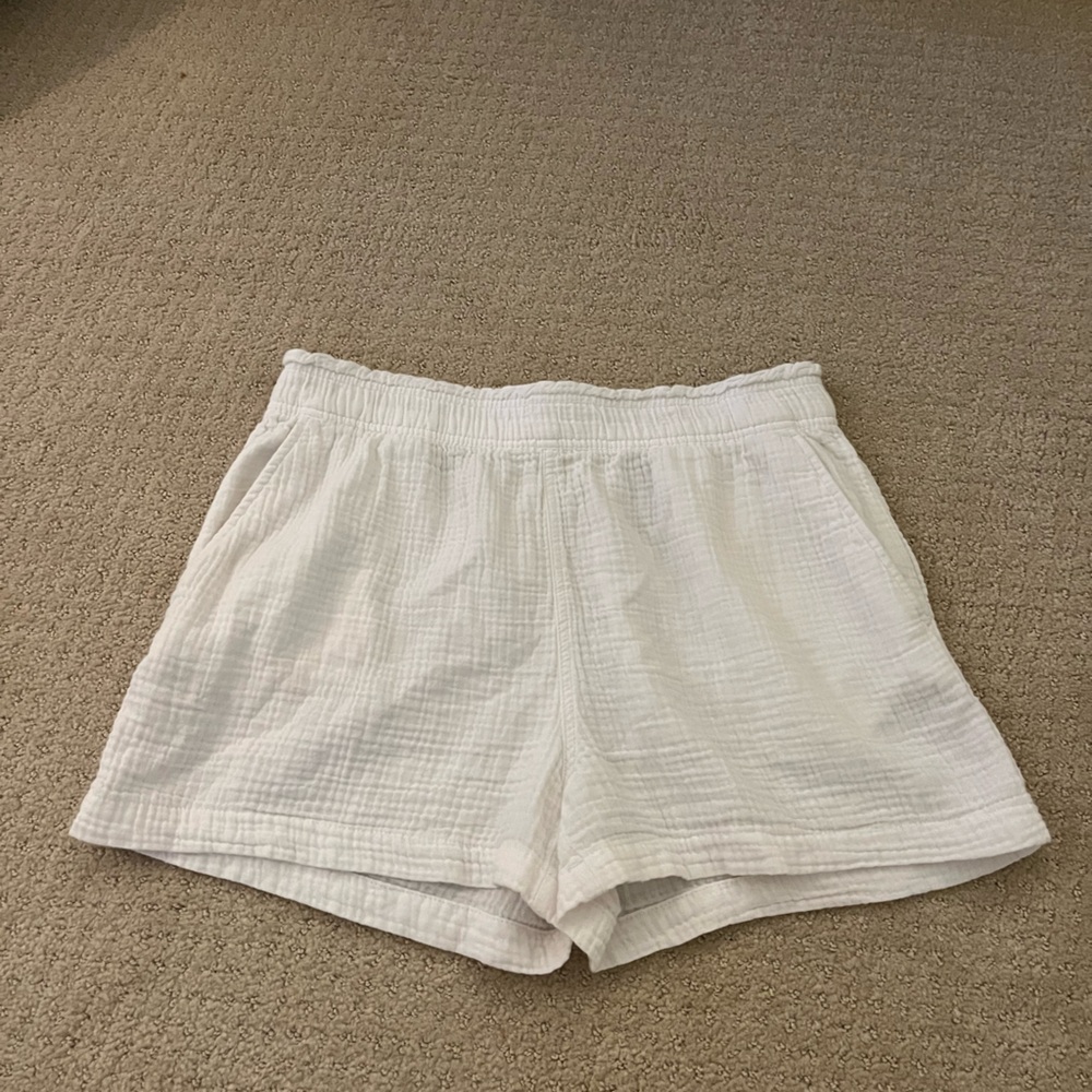 H&M white shorts